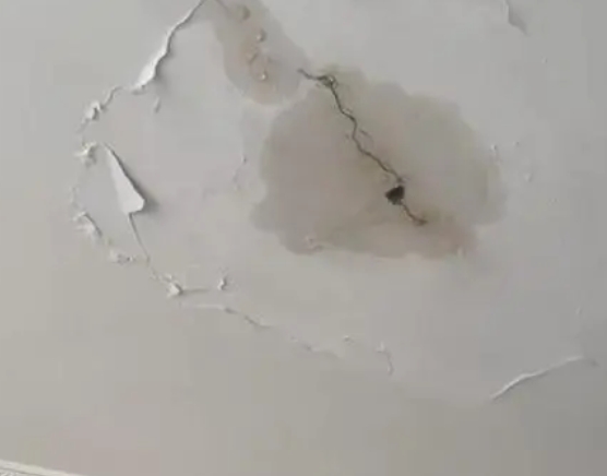 瑞丽阳台漏水维修公司分享下屋面防水工程质量问题原因分析